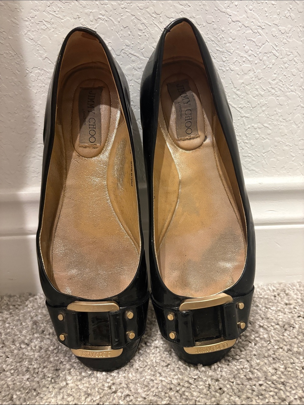 Jimmy Choo Black Patent Leather ballet flats. Made in Italy size 9